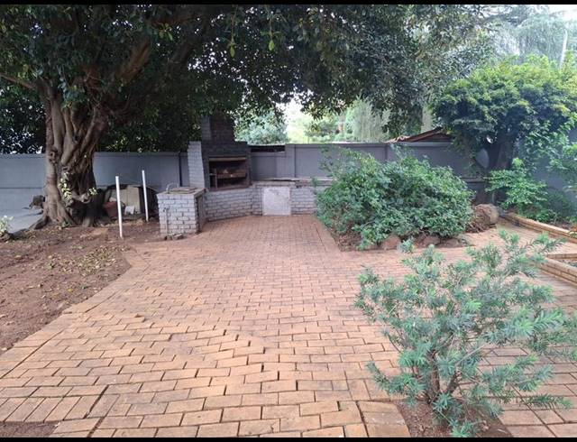 4 BEDROOM HOUSE FOR SALE IN NORTHCLIFF
